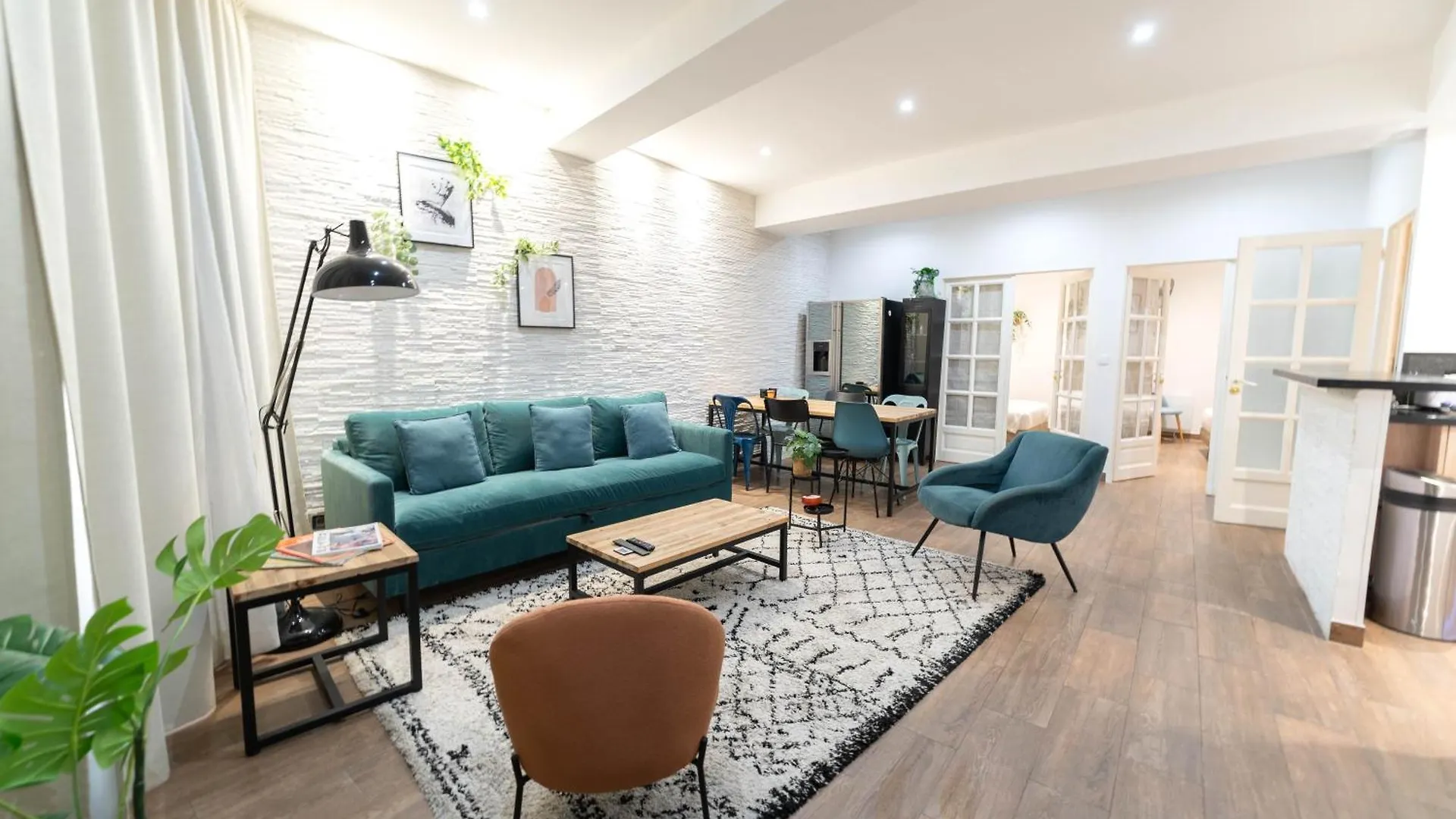 Bel Appartement En Plein Coeur De La Vieille Ville Nice