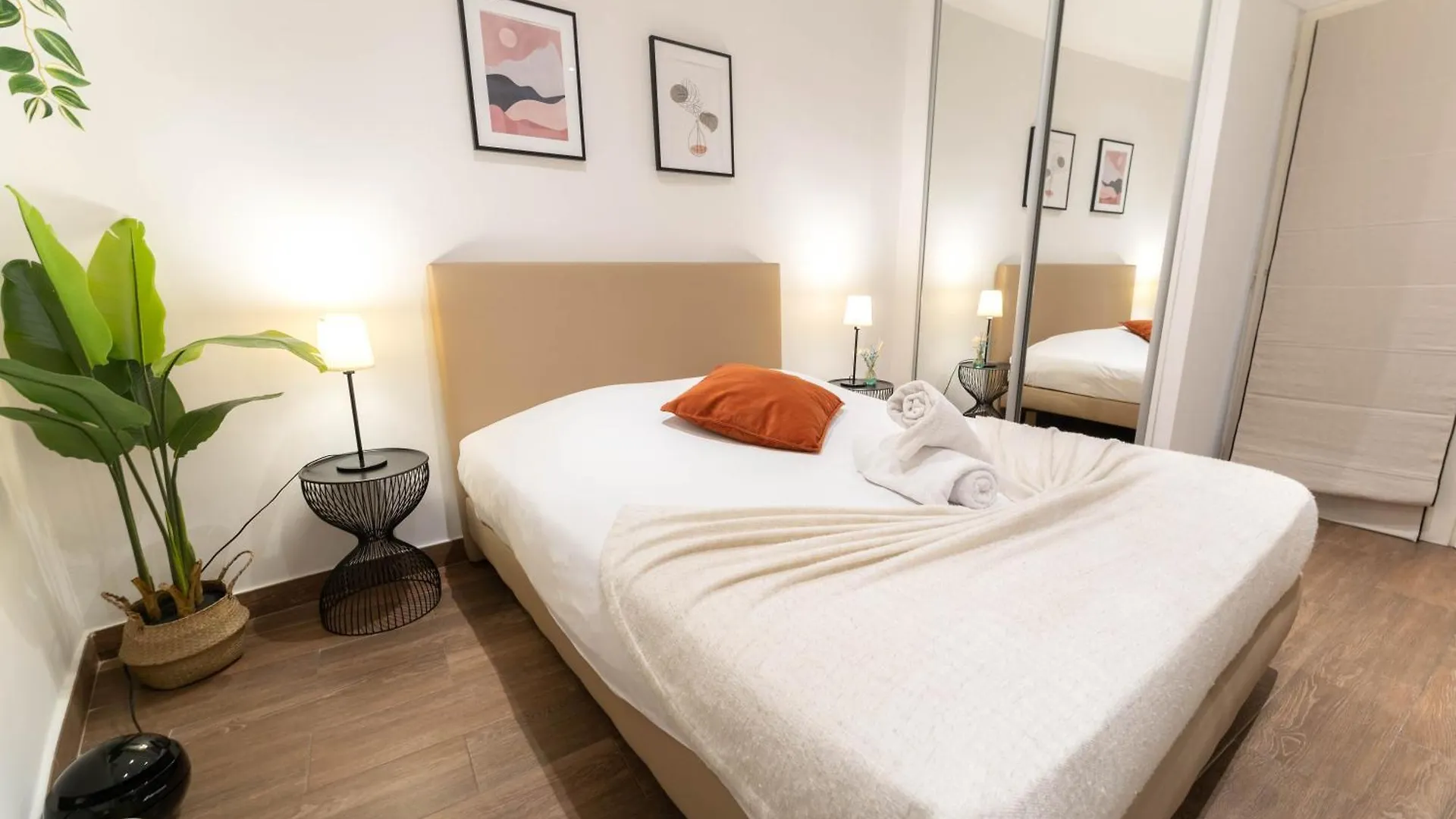 Bel Appartement En Plein Coeur De La Vieille Ville Nice
